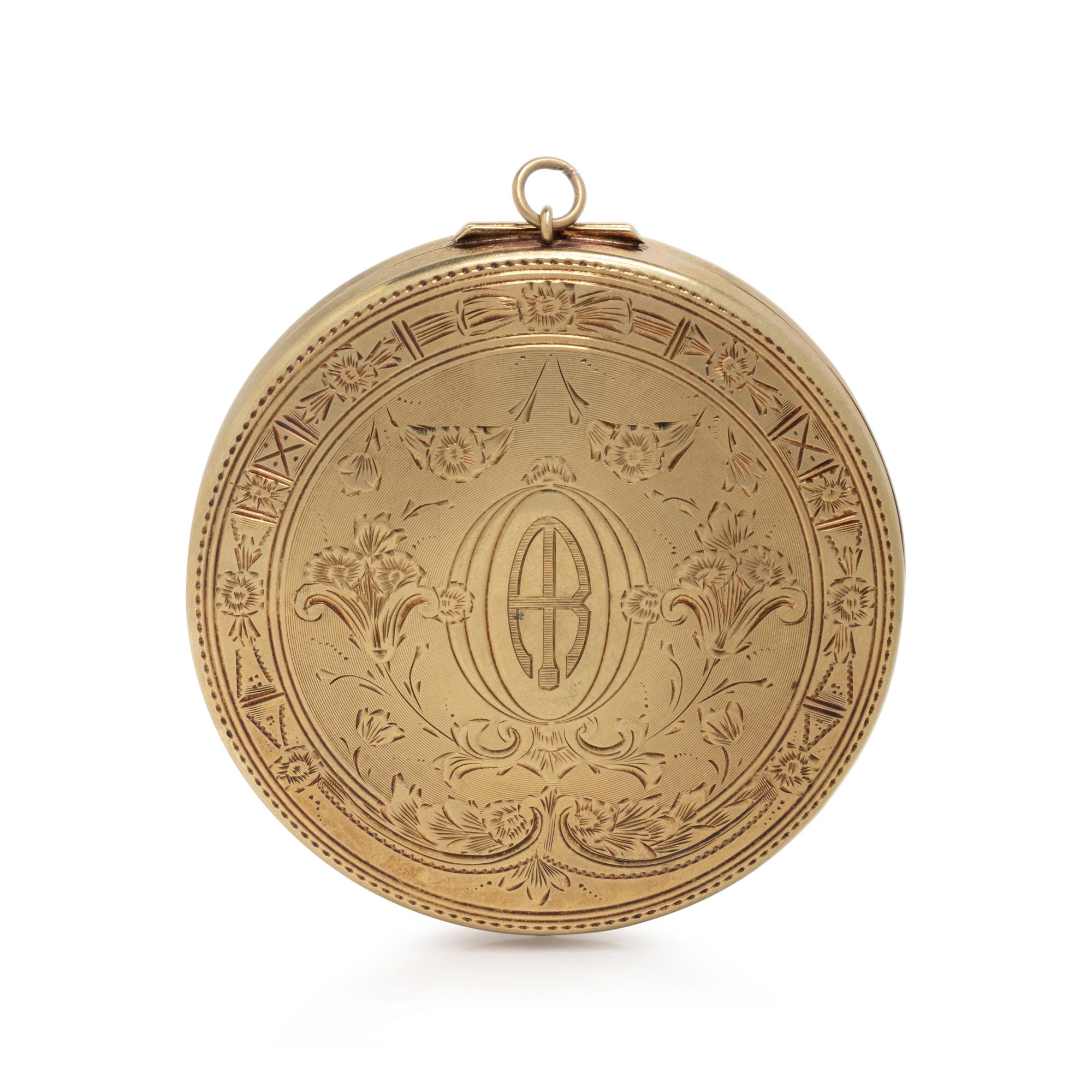 YELLOW GOLD AND DIAMOND COMPACT