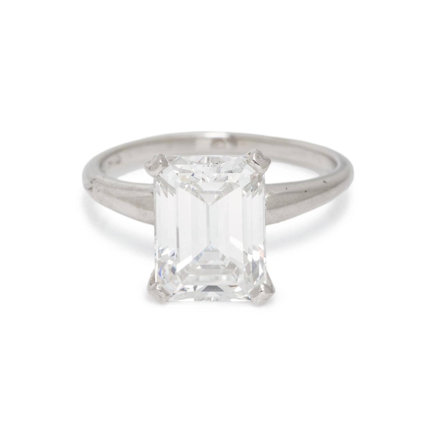 DIAMOND RING