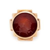 YELLOW GOLD AND SARD INTAGLIO RING