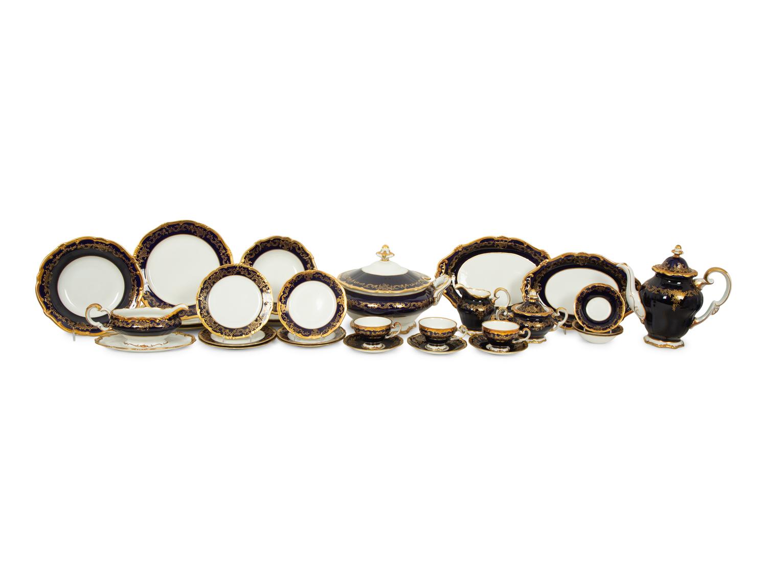 An Assembled Weimar Katharina Porcelain Dinner Service