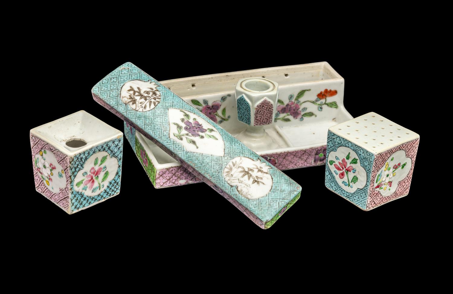 A Chinese Export Famille Rose Porcelain Stationary Set