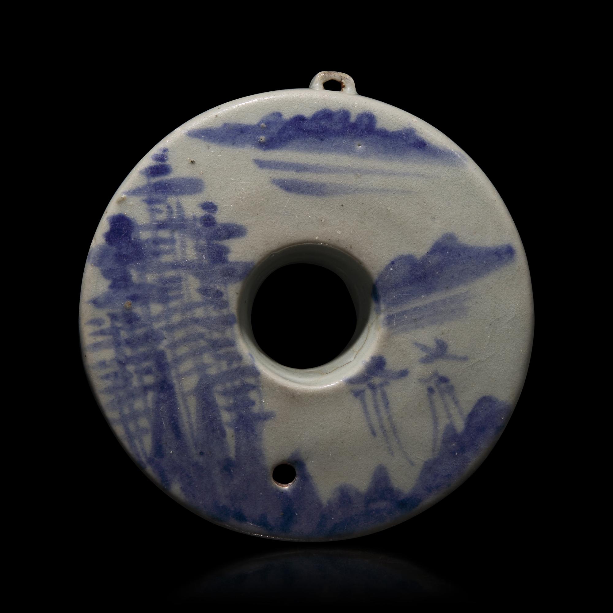 A Korean Blue and White Porcelain 'Landscape' Water Dropper, 19th Century 十九世紀 朝鮮青花山水紋硯滴