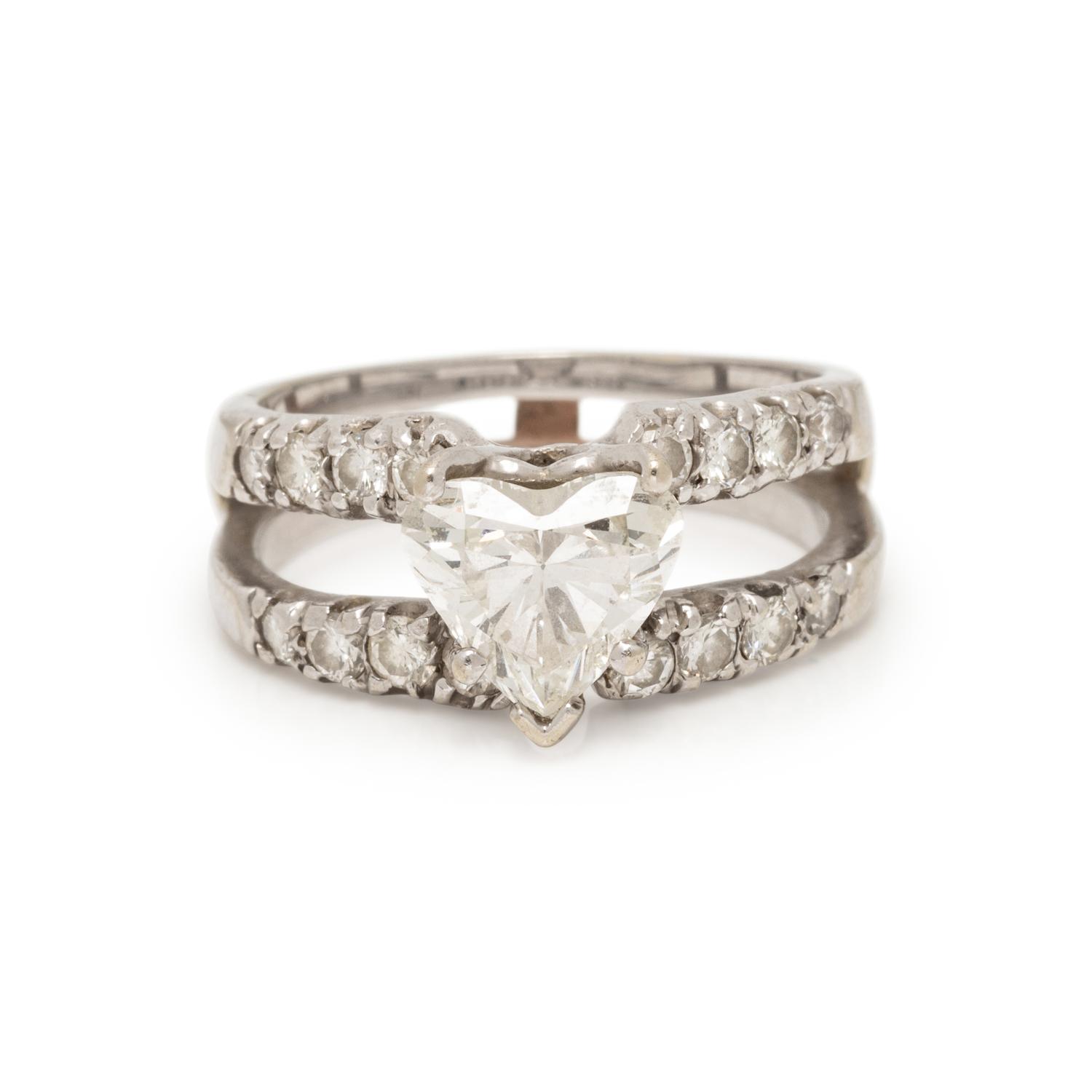 WHITE GOLD AND DIAMOND RING