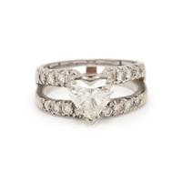 WHITE GOLD AND DIAMOND RING