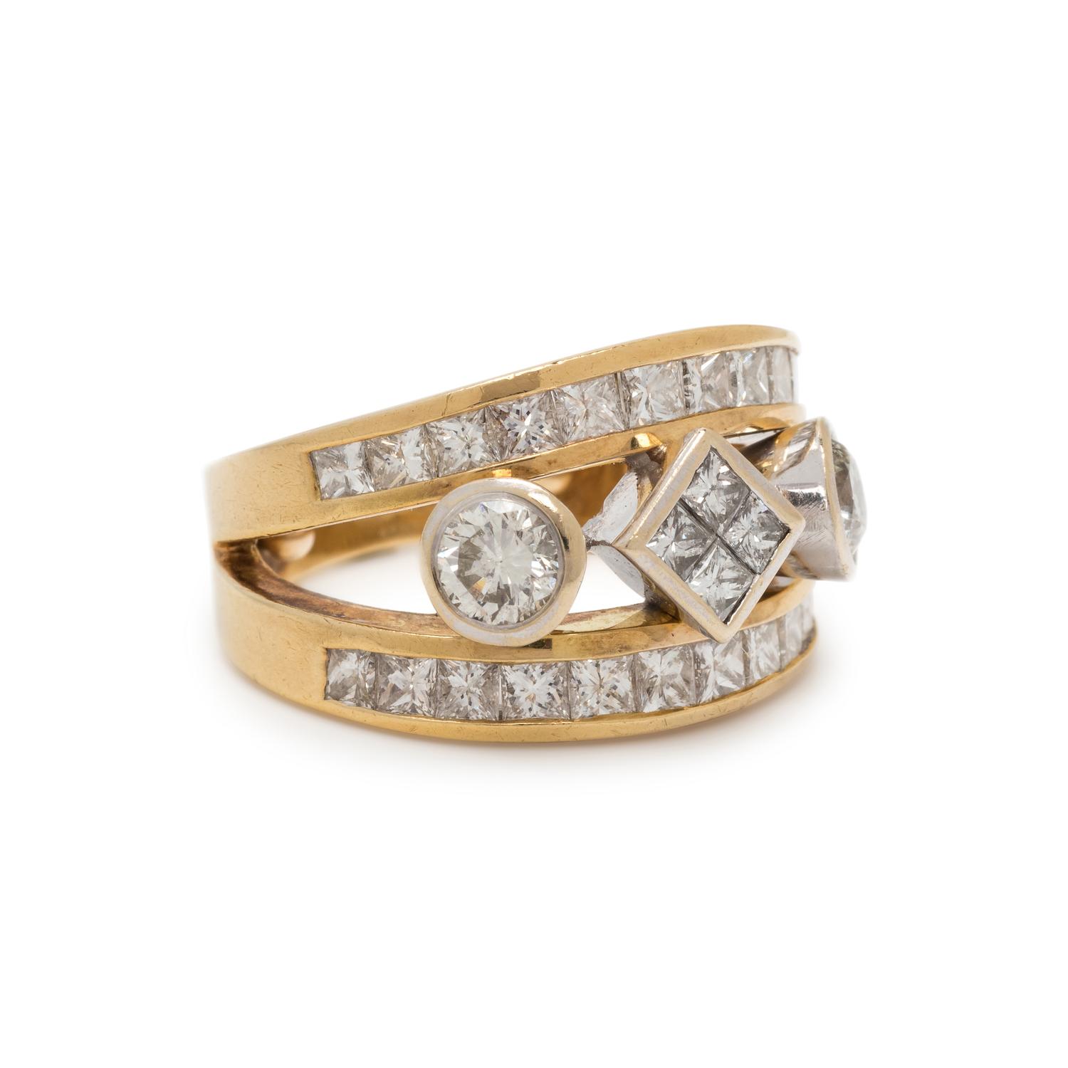 YELLOW GOLD AND DIAMOND RING