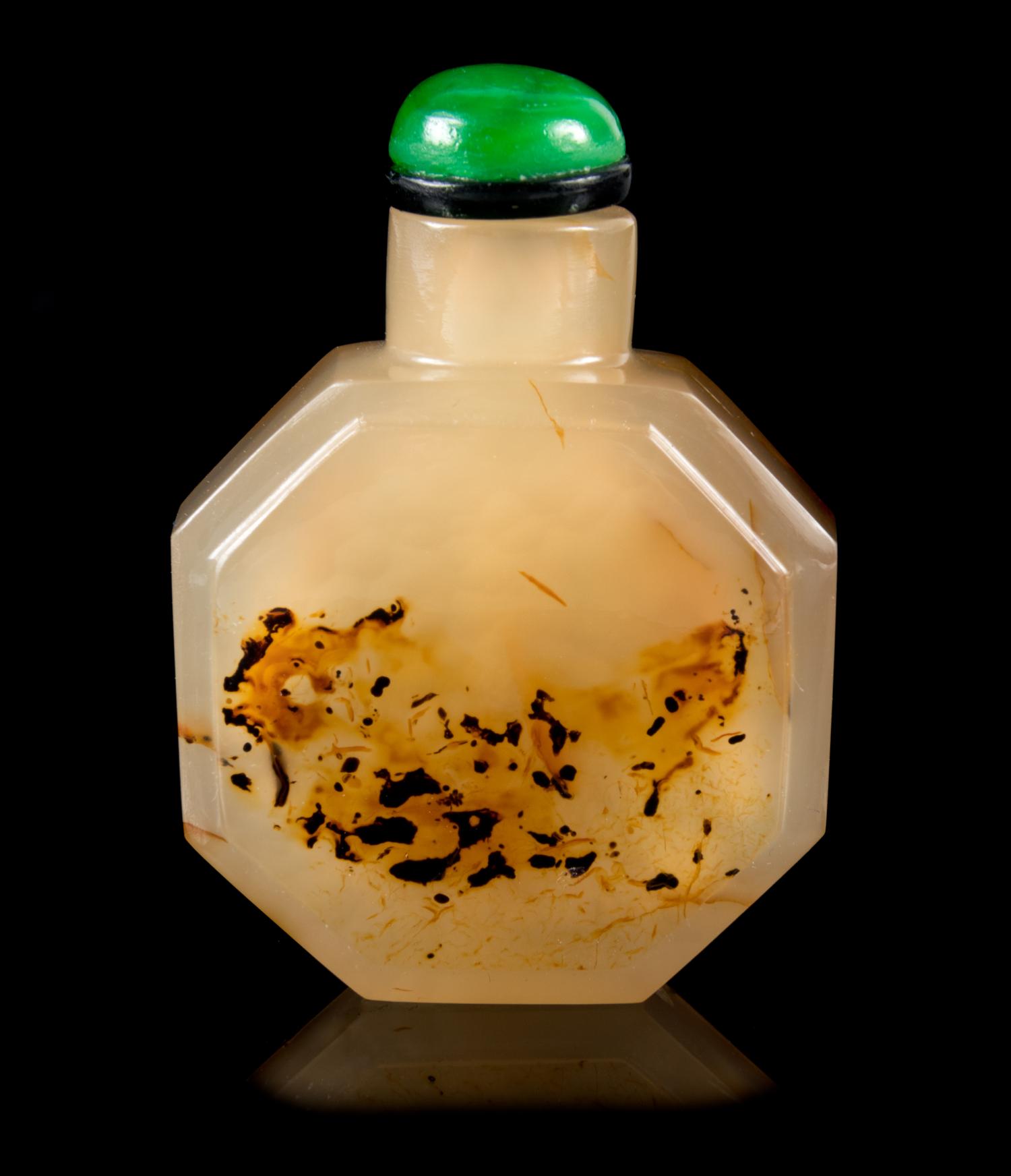 A Faceted Agate Snuff Bottle Height 1 3/4 inches. — IMPERIAL, ATTRIBUTED TO THE PALACE WORKSHOPS, BEIJING, 1720-1780