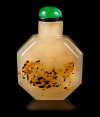 A Faceted Agate Snuff Bottle Height 1 3/4 inches. — IMPERIAL, ATTRIBUTED TO THE PALACE WORKSHOPS, BEIJING, 1720-1780