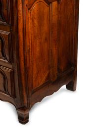 A French Provincial Walnut Chest of Drawers