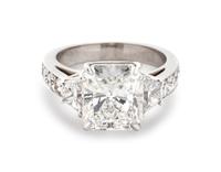 DIAMOND RING