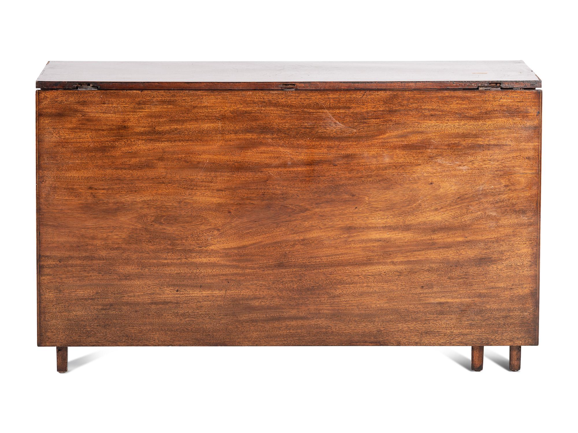 An English Mahogany Dining Table