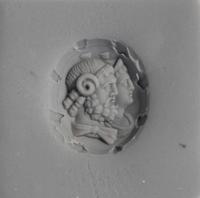 A Neoclassical Gold and Citrine Finger Ring with a Double Bust of Jupiter-Ammon and Juno-Isis