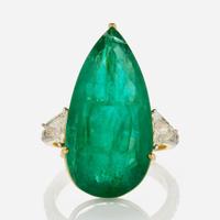 An 18K Yellow Gold, Emerald, and Diamond Ring