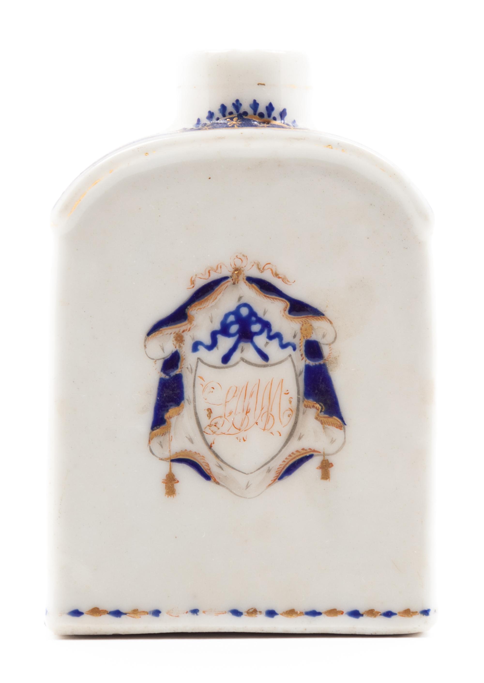 A Chinese Export Porcelain Bottle Height 3 1/8 inches.