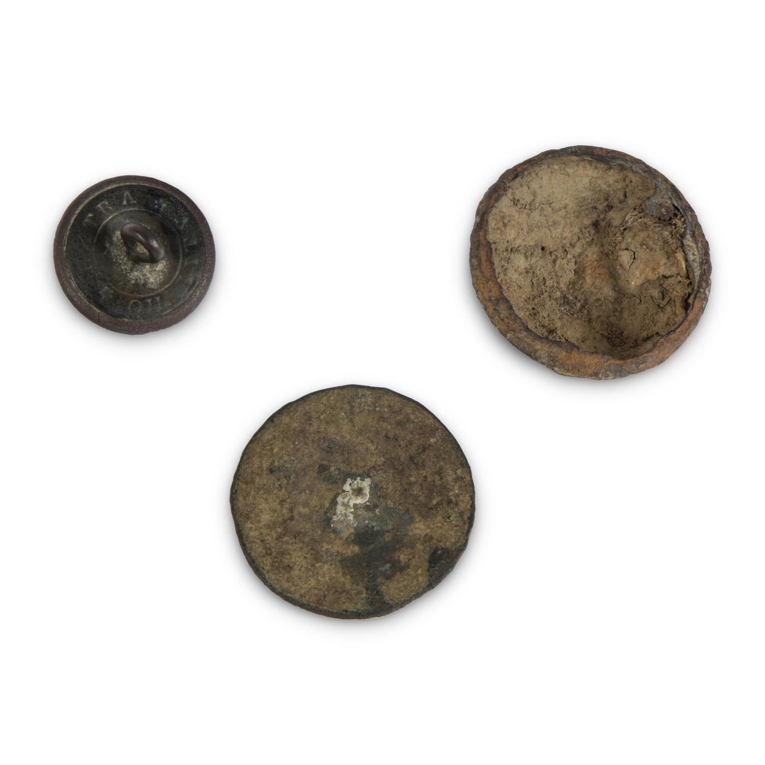 [Civil War]. A group of 3 Confederate buttons. Ca 1863.