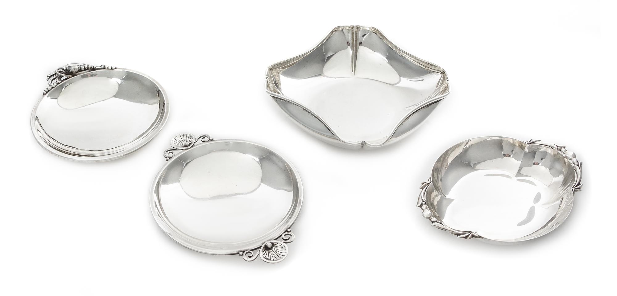 A Group of Four American Silver Dishes, The Randahl Shop, Chicago, IL, comprising a circular example with oyster shell and pearl handle