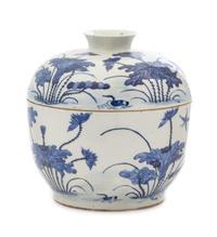 A Chinese Blue and White Porcelain Bowl and Cover Height 10 1/2 x diameter 10 inches. — LATE 19TH CENTURY