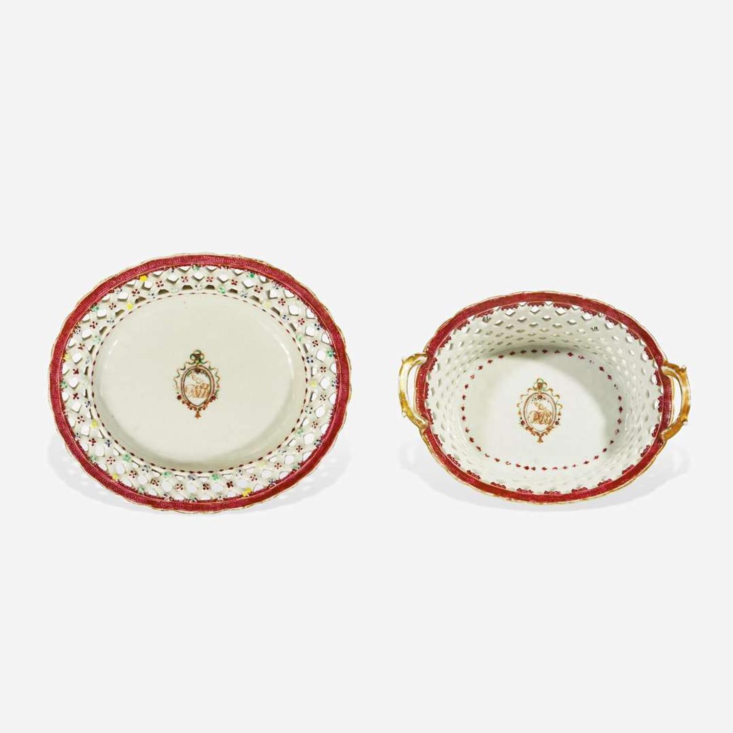 A Chinese Export porcelain fruit basket & stand circa 1785