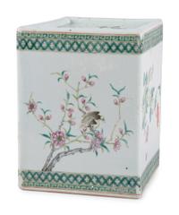 A Chinese Export Porcelain Pillow