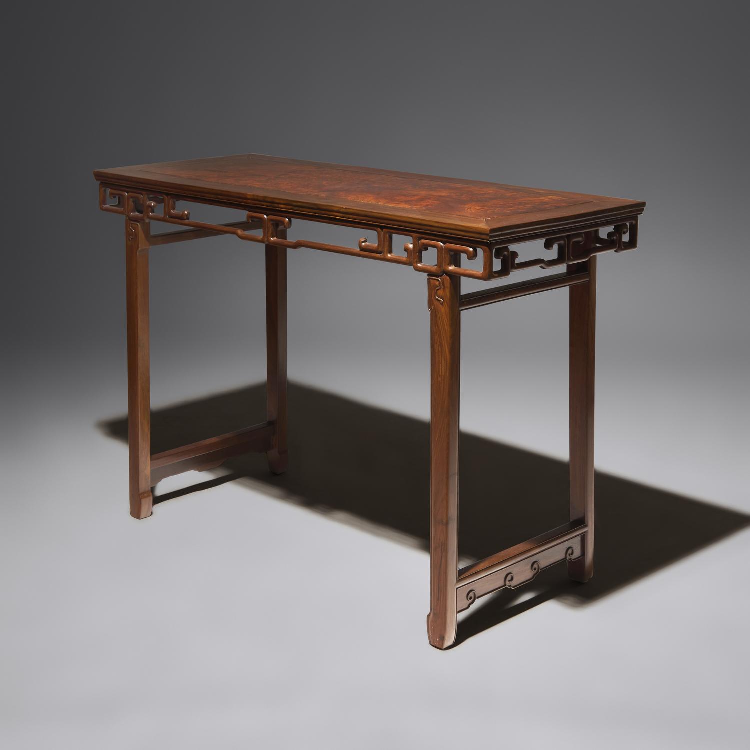 A Chinese Hardwood and Huamu Side Table, Bianzhuo , 20th Century 二十世紀 樺木及硬木拐子龍紋邊桌