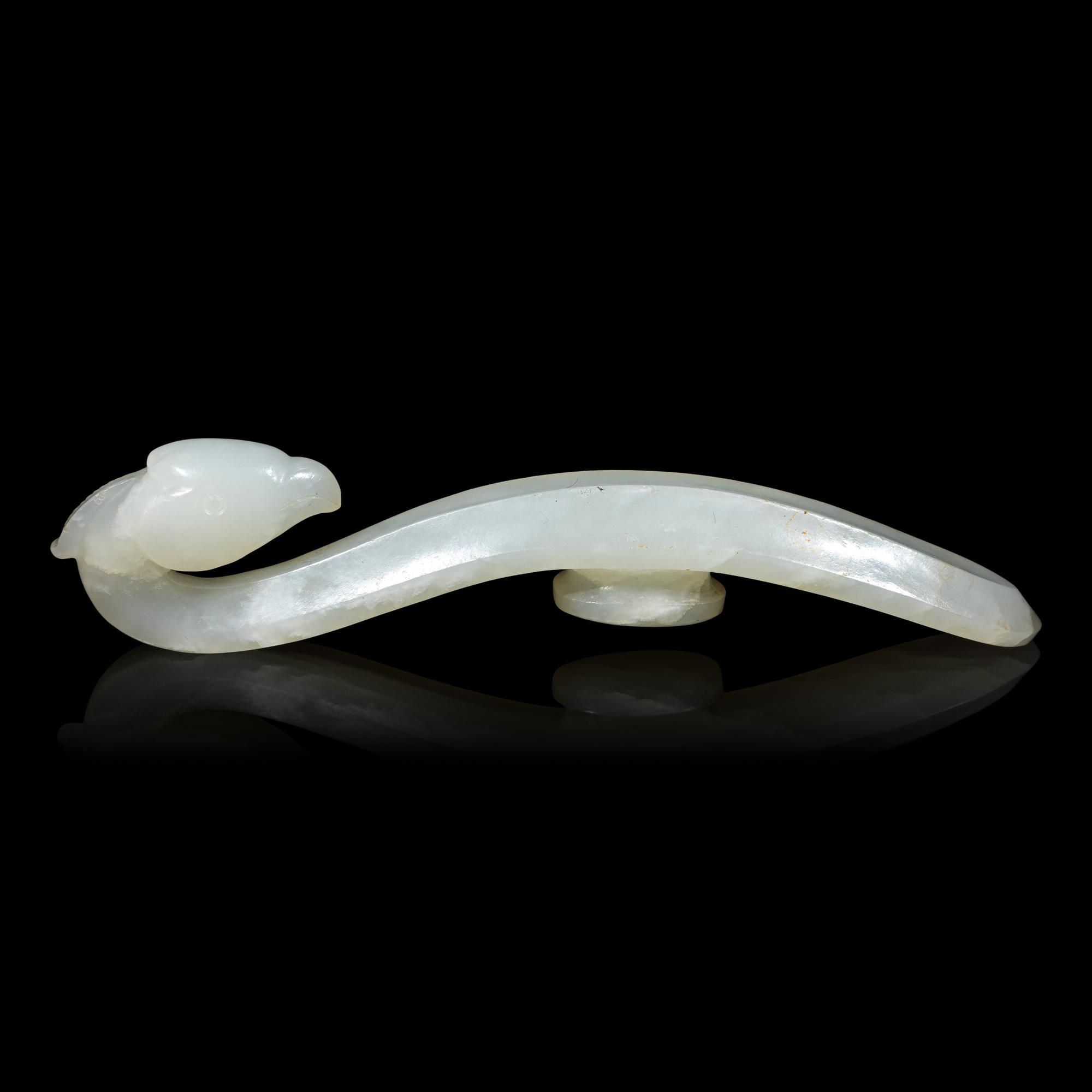 Two Chinese Jade Belt Hooks, Qing Dynasty 清 玉帶鉤兩件