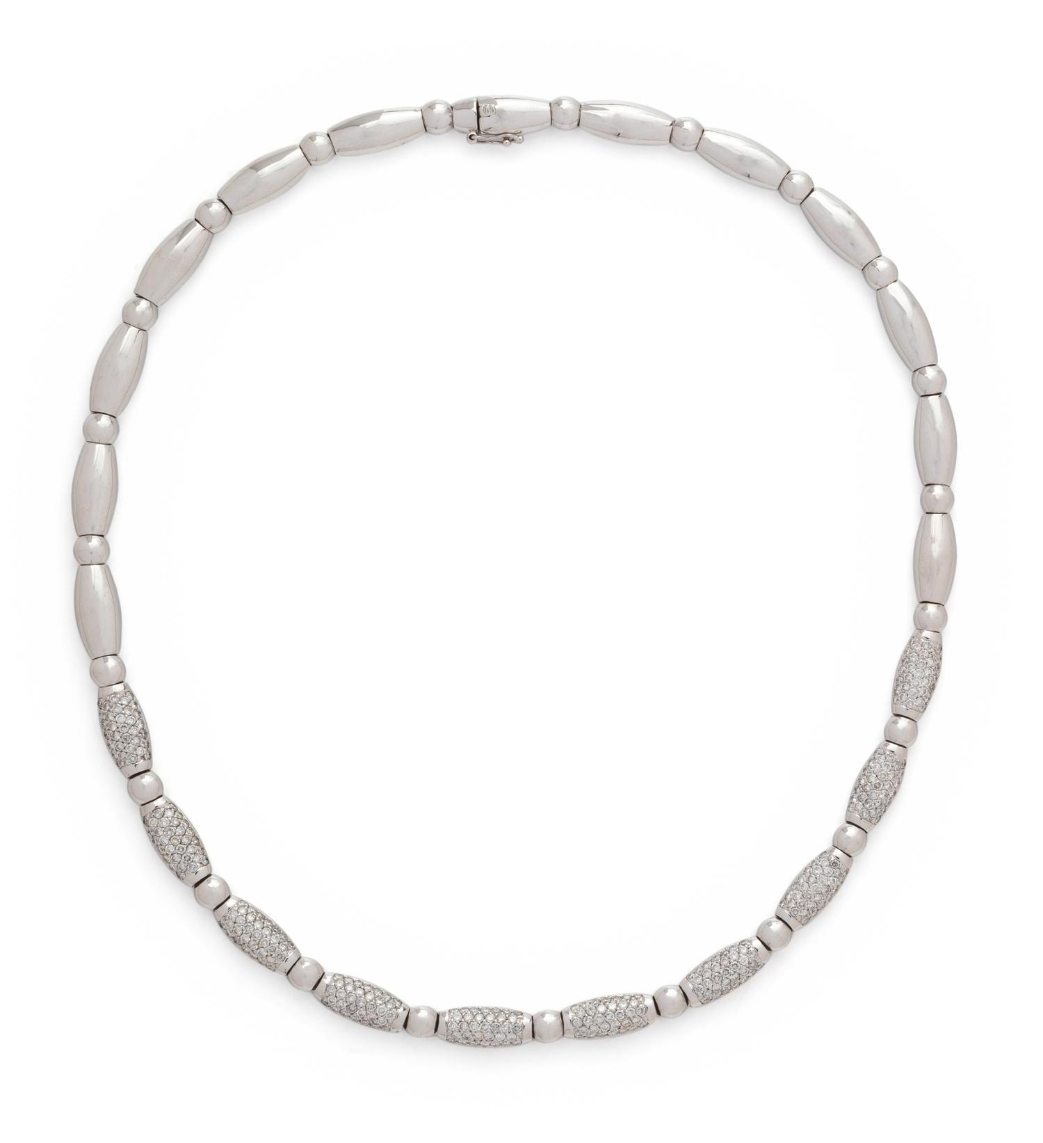 WHITE GOLD AND DIAMOND NECKLACE