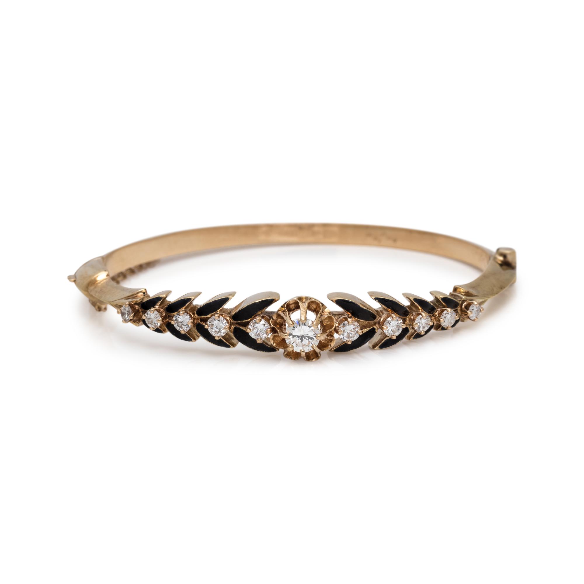 YELLOW GOLD, DIAMOND AND ENAMEL BANGLE BRACELET