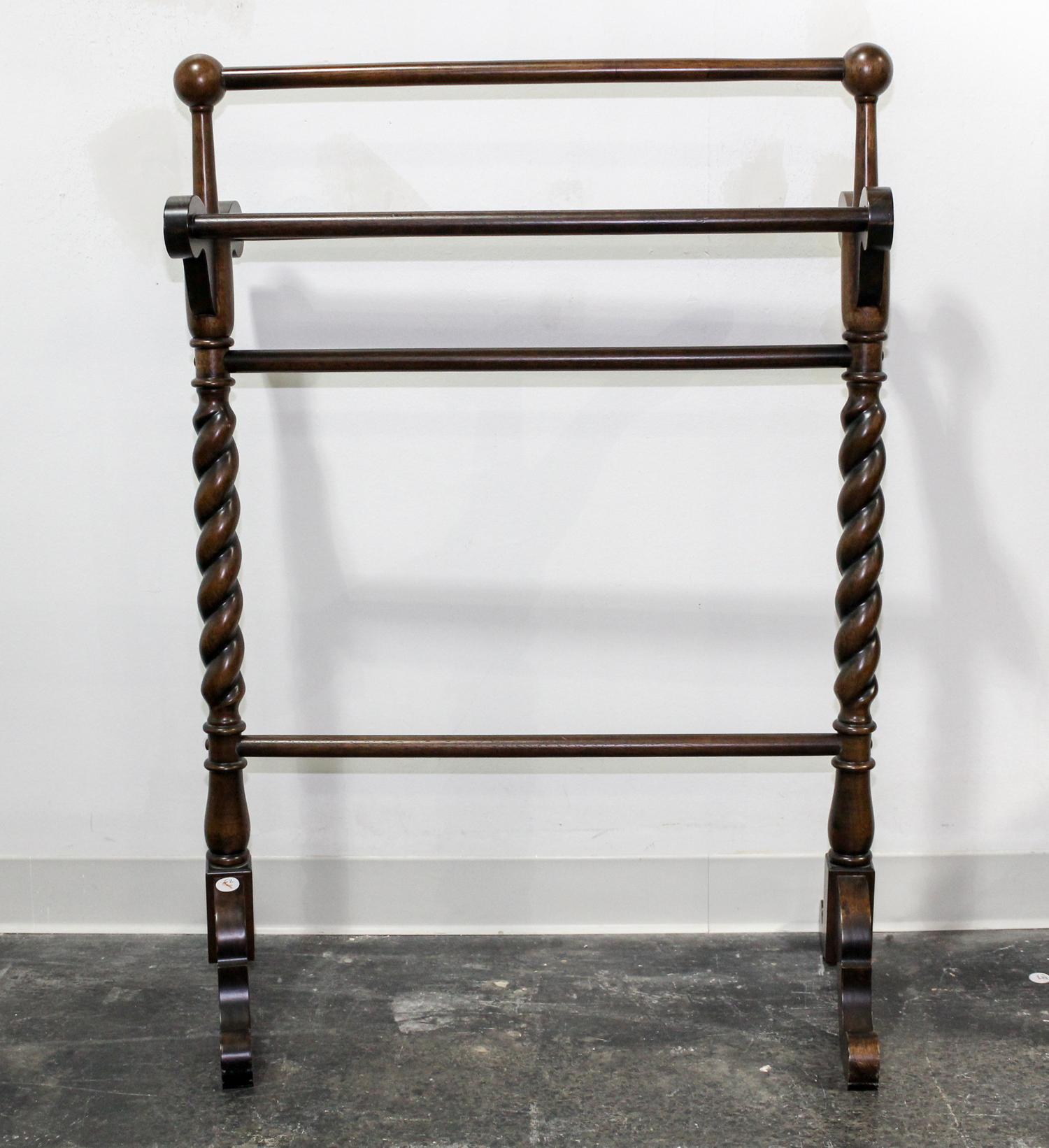 An American Classical Mahogany Blanket Stand Height 41 inches. — 19TH CENTURY