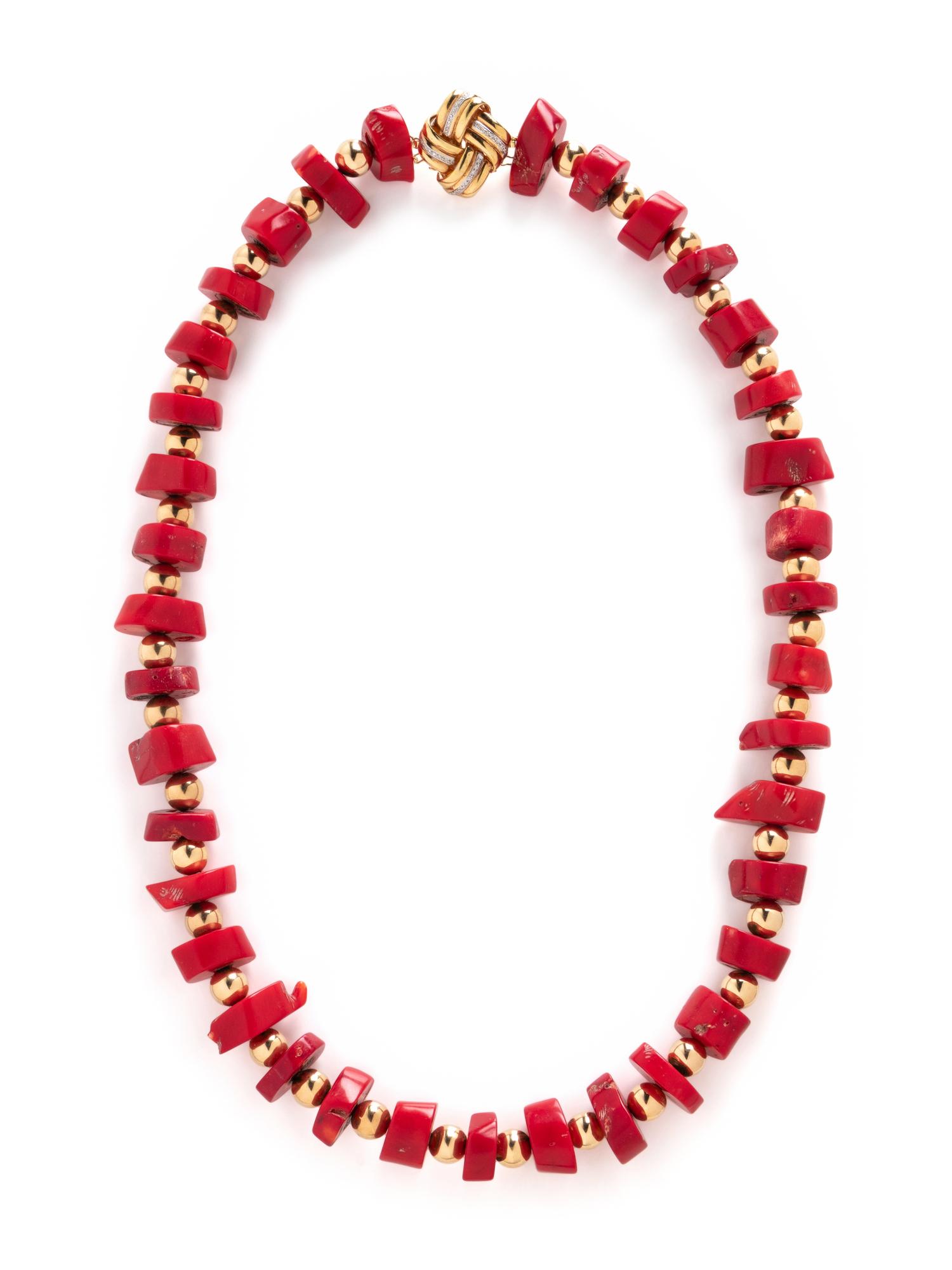 YELLOW GOLD AND CORAL NECKLACE