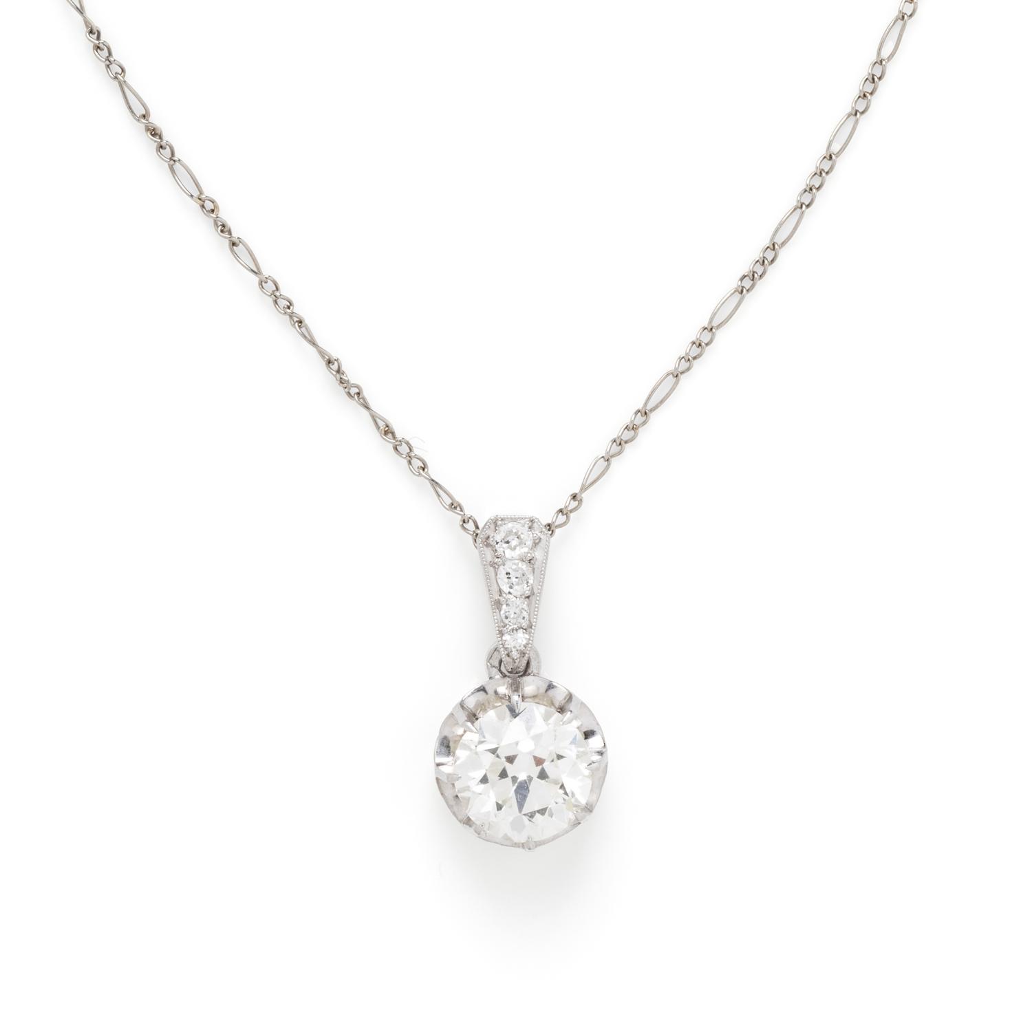 DIAMOND PENDANT NECKLACE