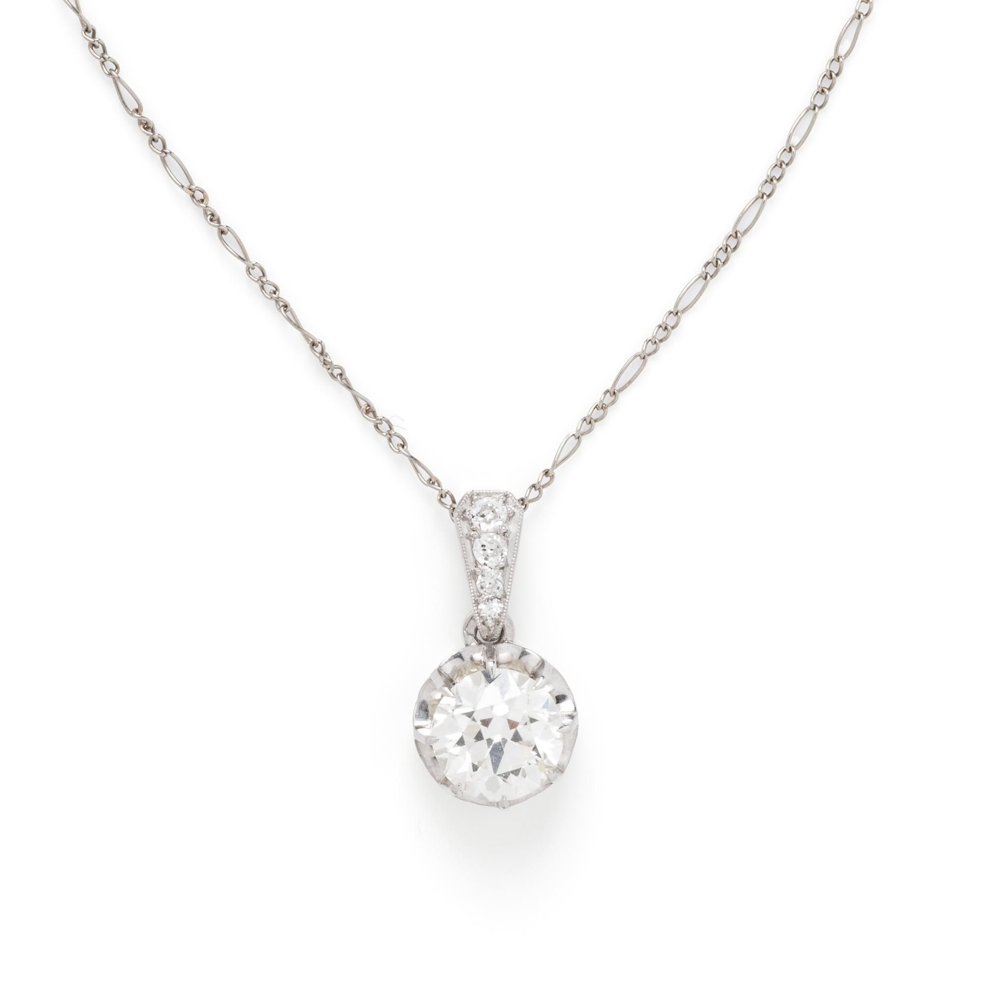 DIAMOND PENDANT NECKLACE