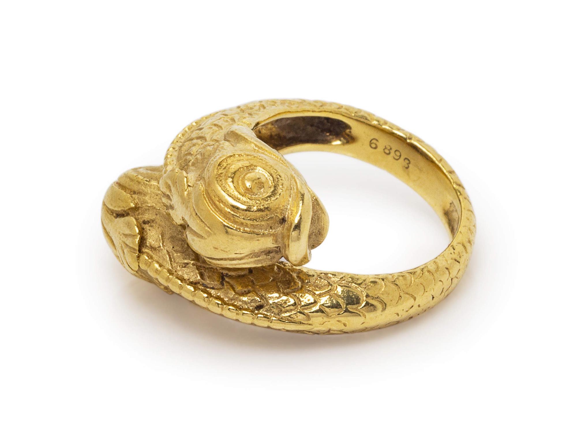A Yellow Gold Bypass Fish Ring,