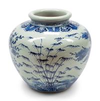 A Chinese Export Hawthorne Pattern Vase