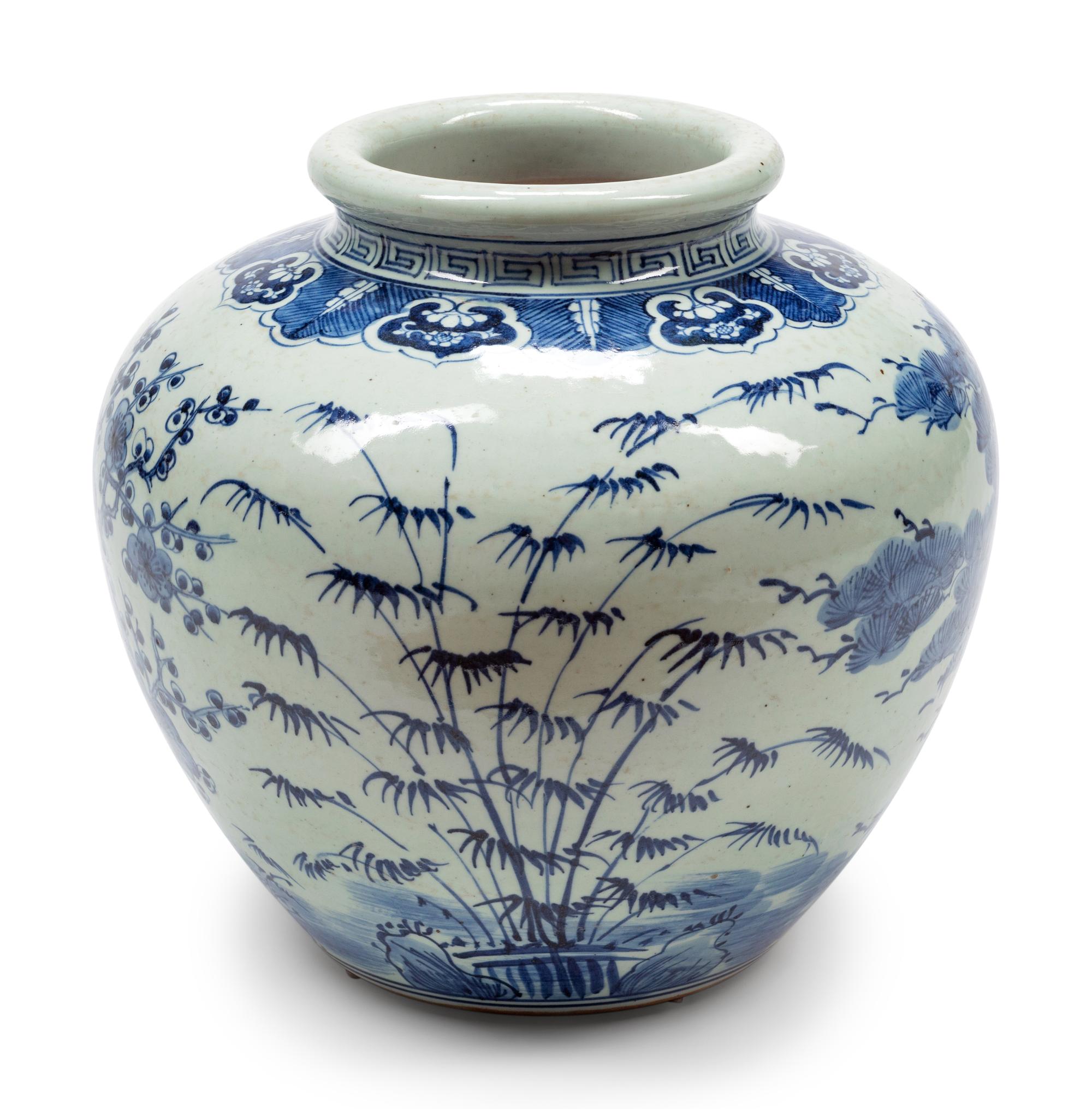 A Chinese Export Hawthorne Pattern Vase