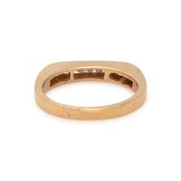 YELLOW GOLD AND DIAMOND RING