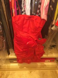 Oscar de la Renta Red Strapless Dress, 1990-2000s Size label: 10