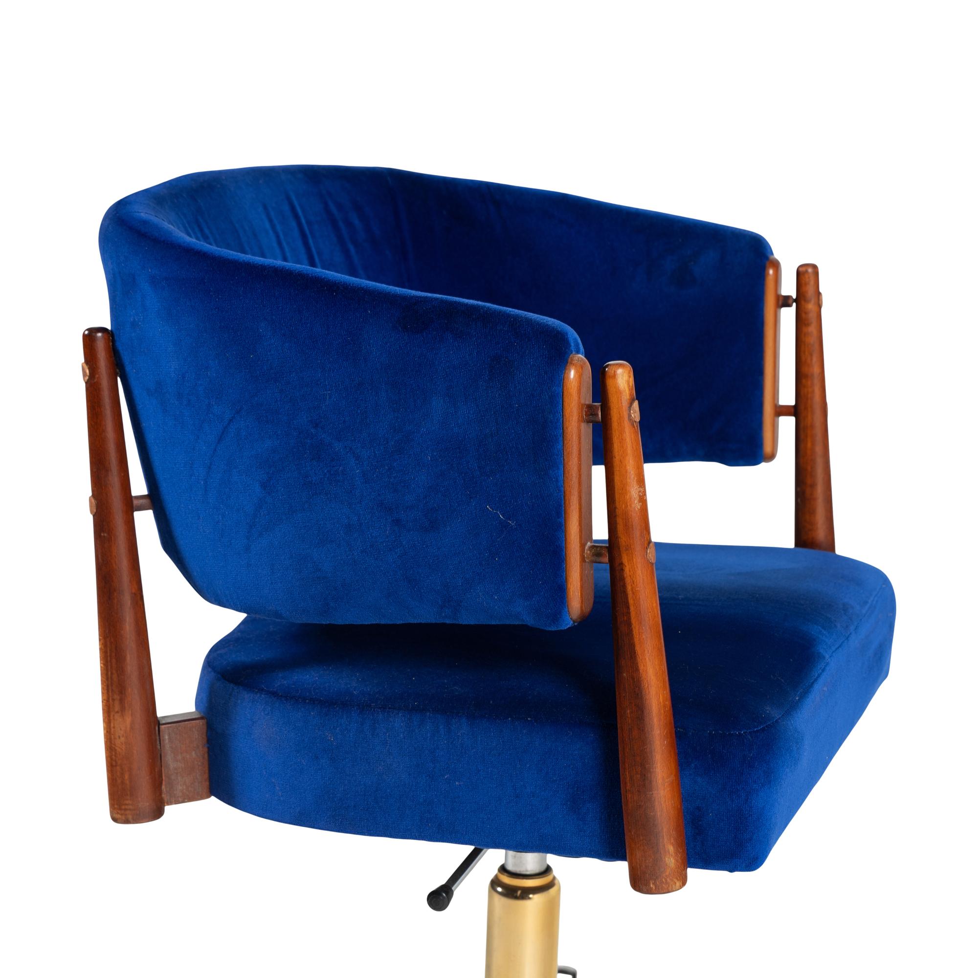 Desk chair