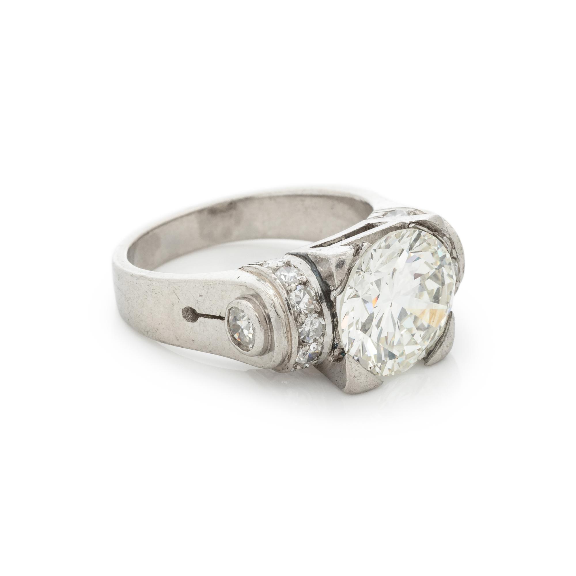 DIAMOND RING