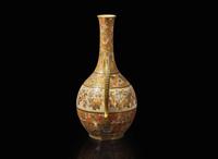 A finely decorated Satsuma-type ewer, signed Shizan, Meiji period 薩摩燒式執壺 司山製款 明治