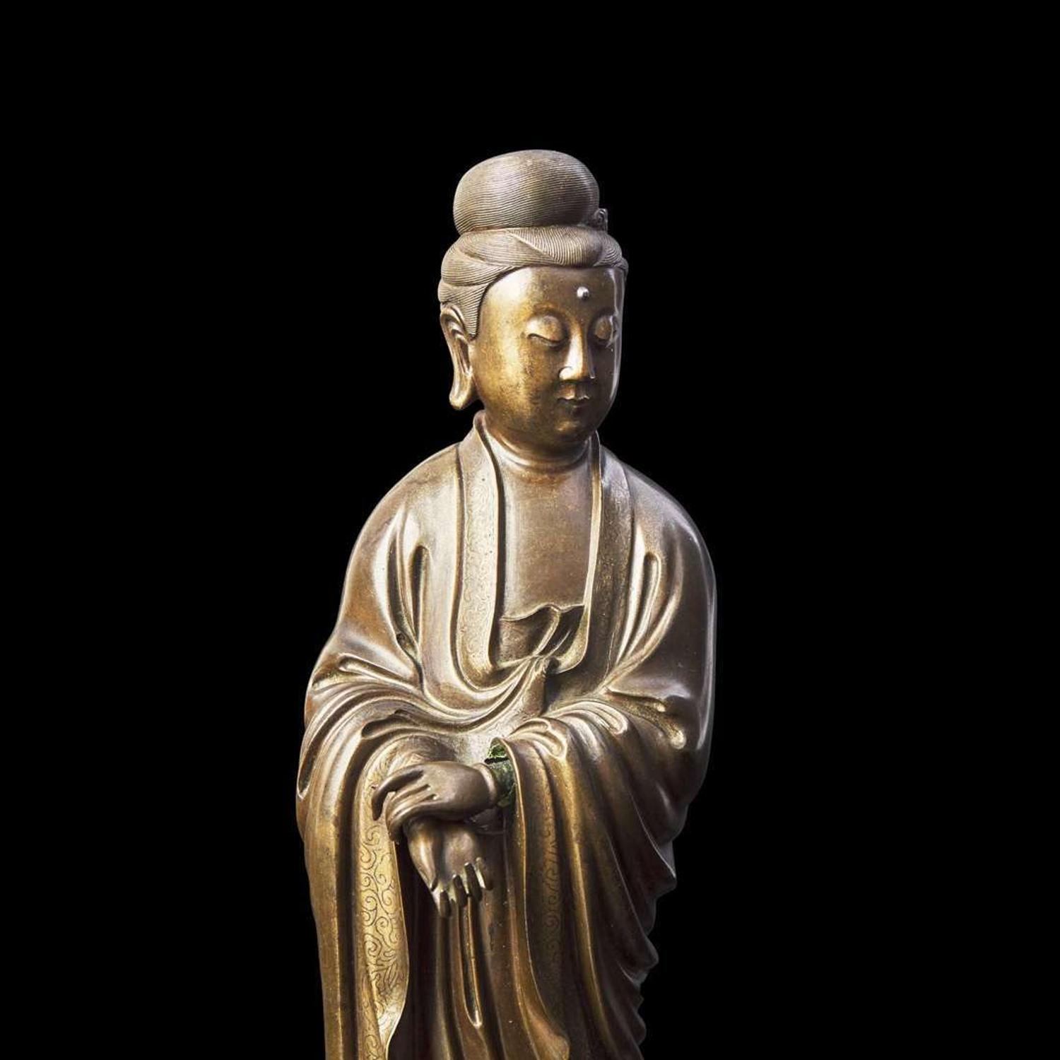 A finely cast and patinated and silver-wire inlaid figure of Guanyin 漆銅嵌銀絲觀音造像 Shisou mark ???