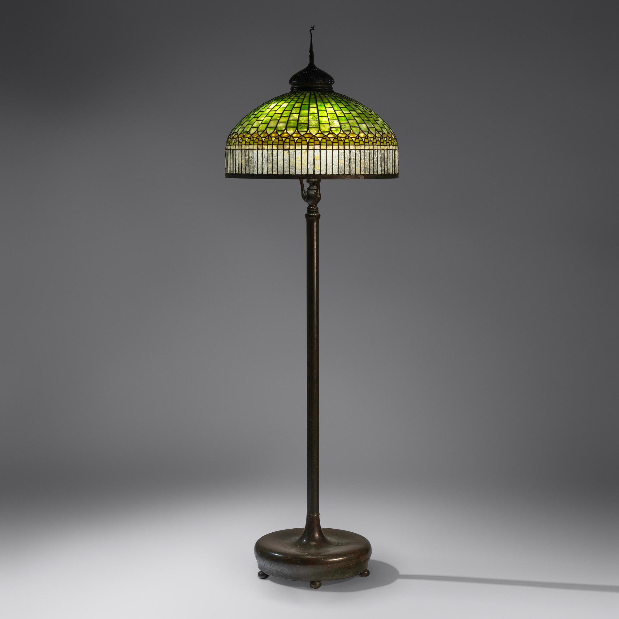 Curtain Border floor lamp