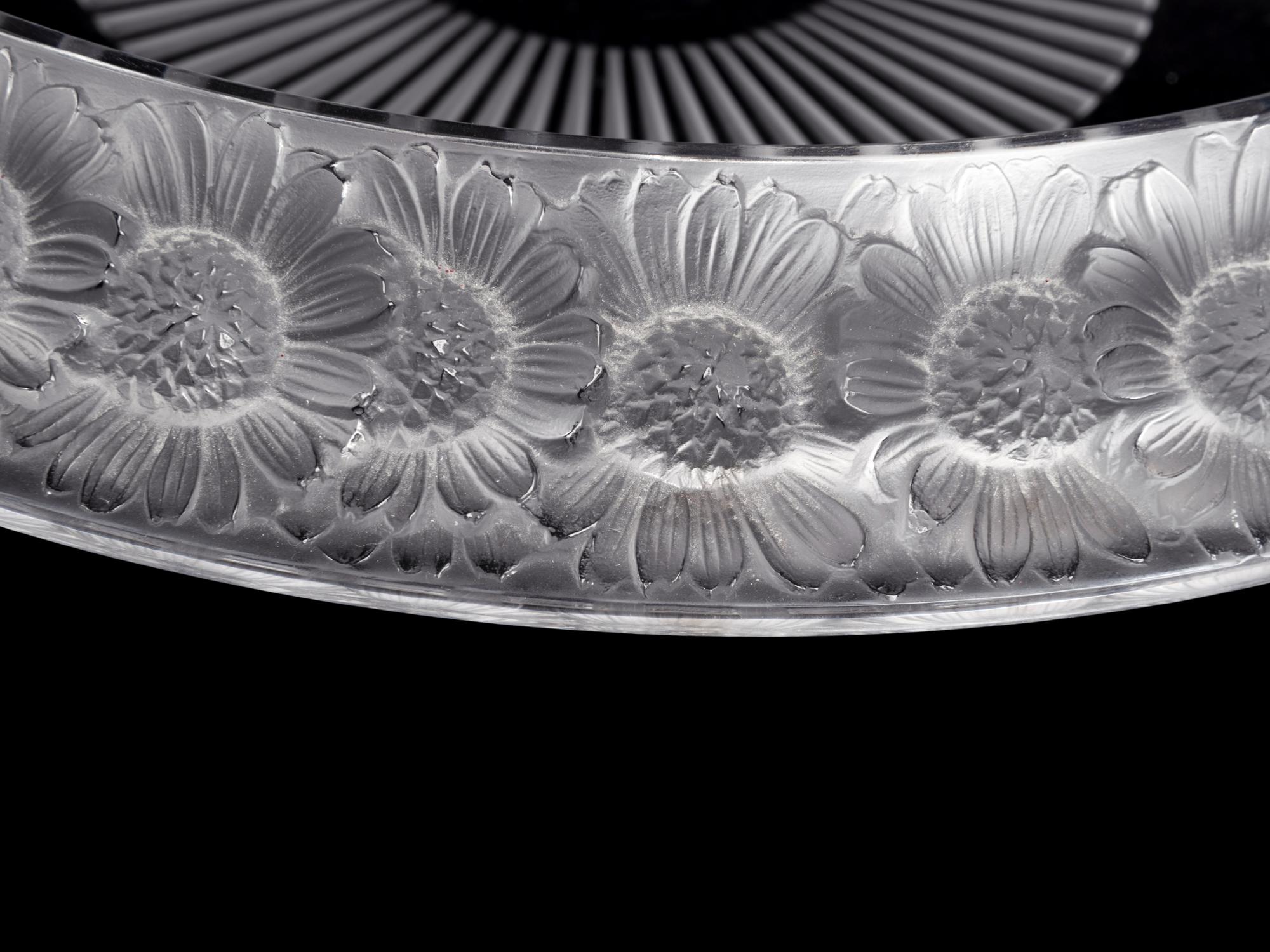 A Lalique Marguerites Bowl