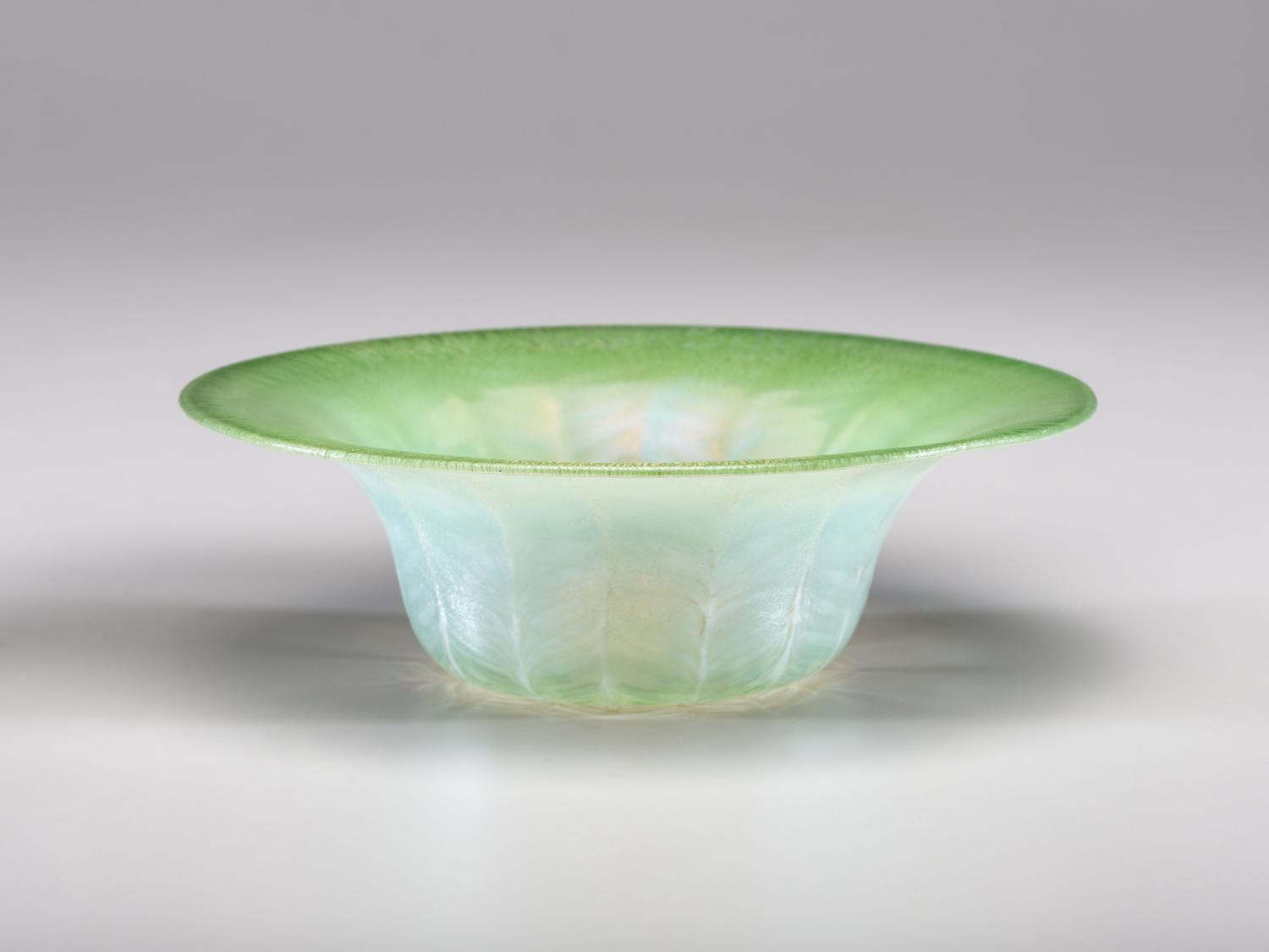 Pastel Bowl with Laurel Leaf Pattern
