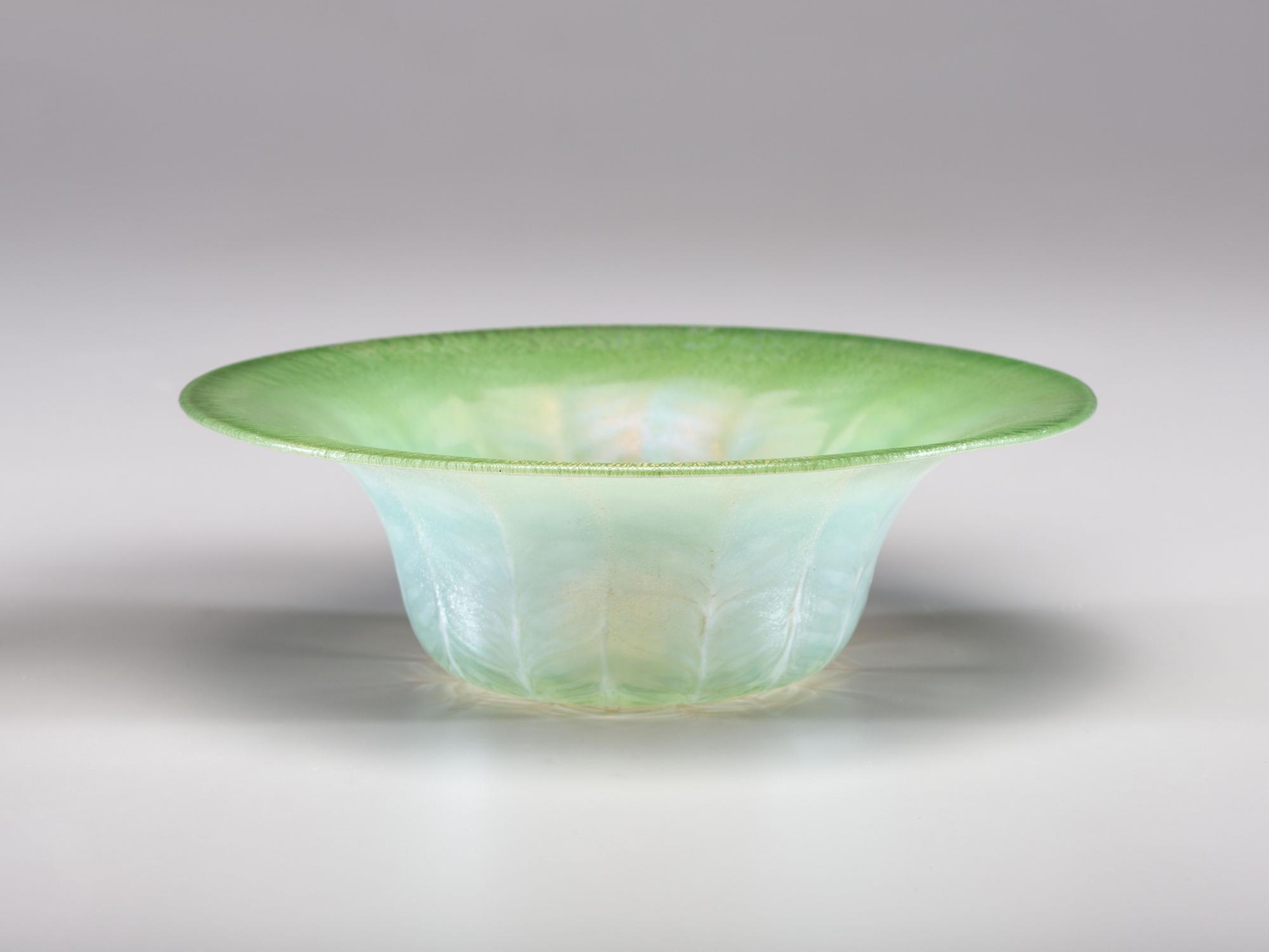 Pastel Bowl with Laurel Leaf Pattern