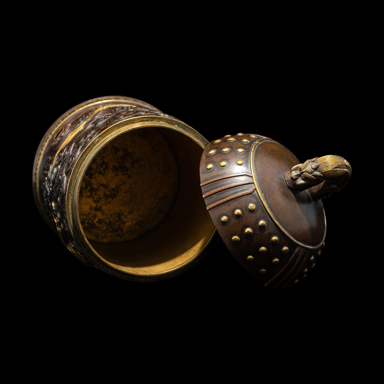 Inoue of Kyoto, A Japanese Parcel Gilt and Patinated Bronze Bell-Form Covered Jar, Meiji Period — 日本明治時期 京都井上製龍紋鐘式蓋盒