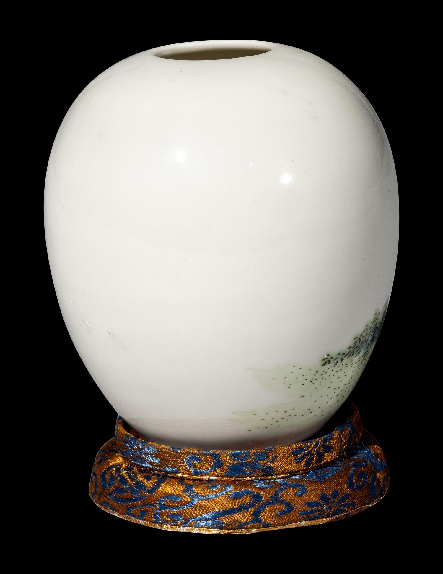 A Chinese Famille Rose Porcelain Jar
