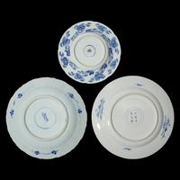 Three Chinese Export Blue and White Plates, Kangxi Period 清康熙 外銷青花盤三件