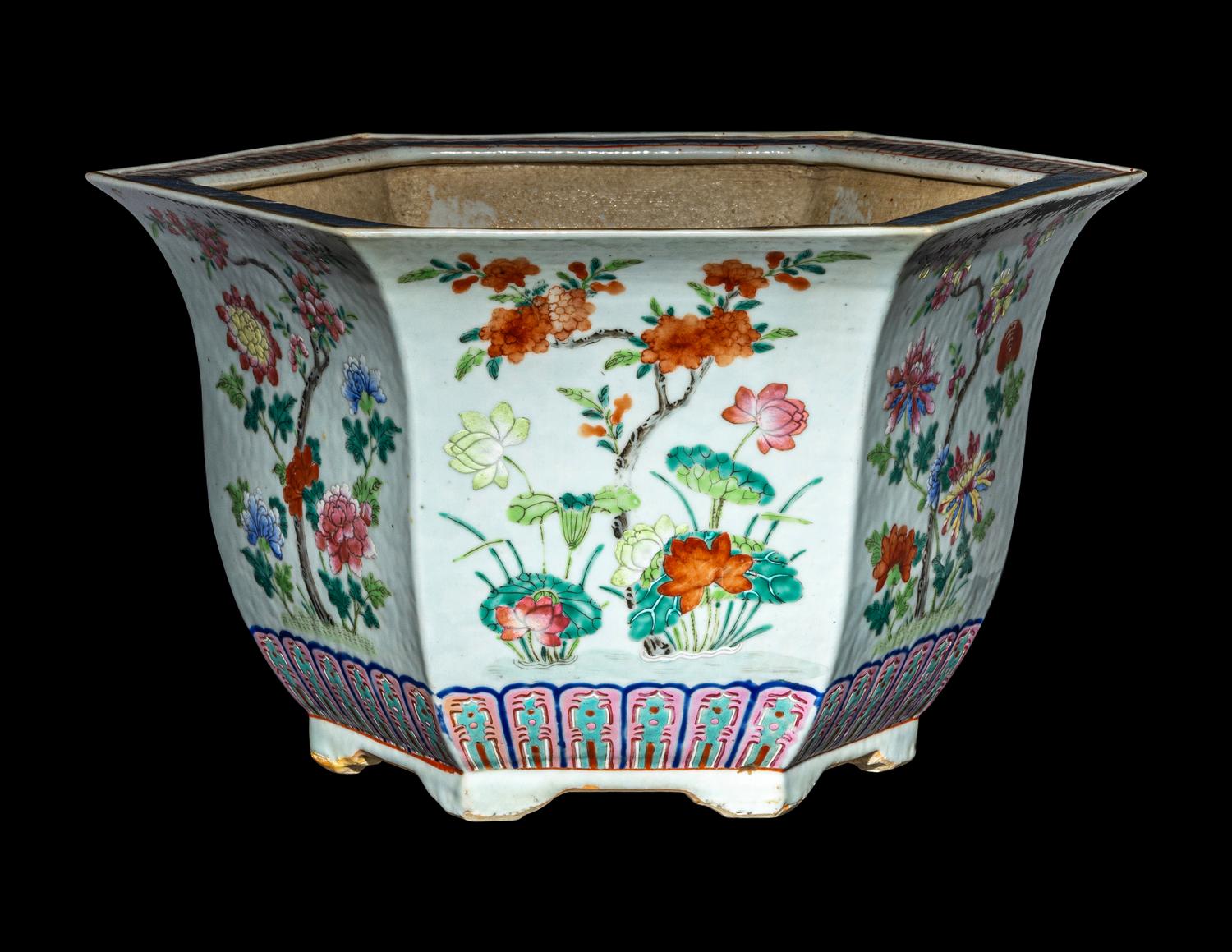 A Chinese Famille Rose Porcelain Hexagonal Planter