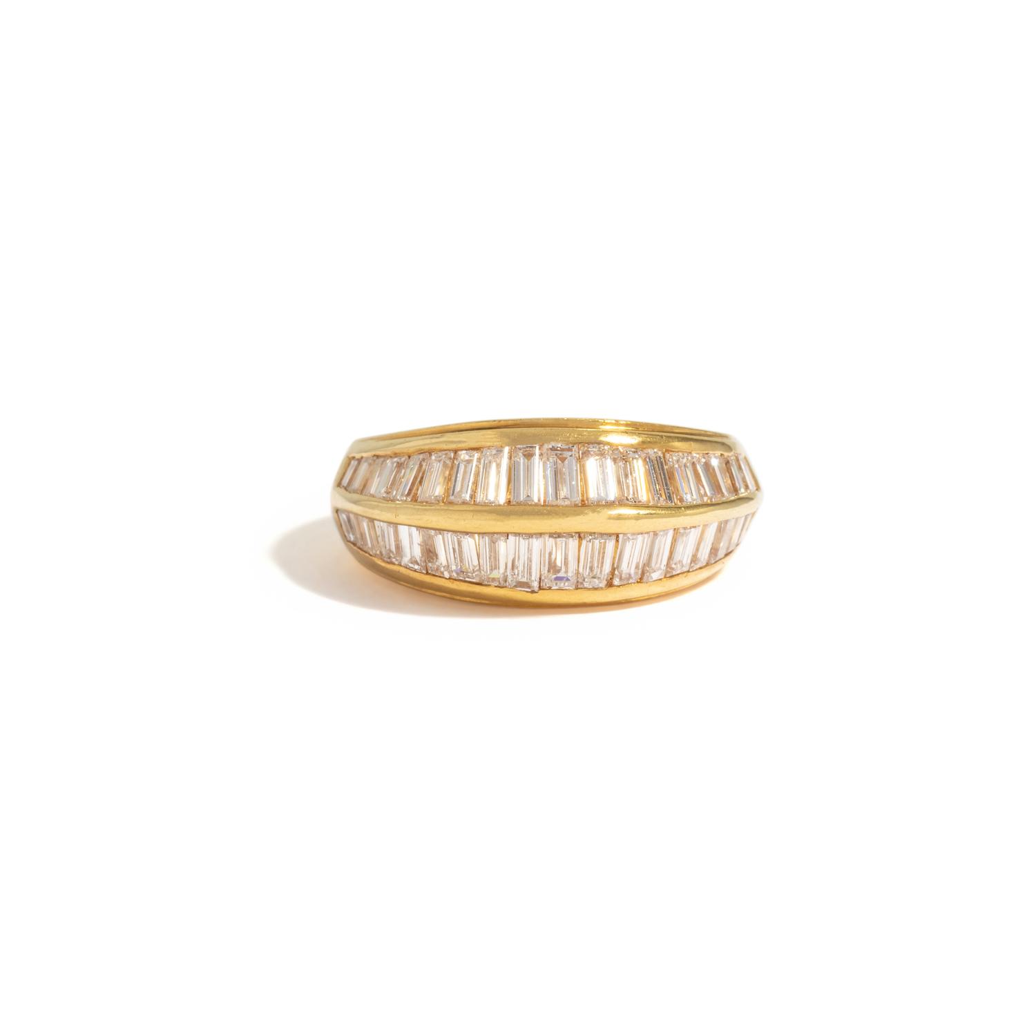 YELLOW GOLD AND DIAMOND RING