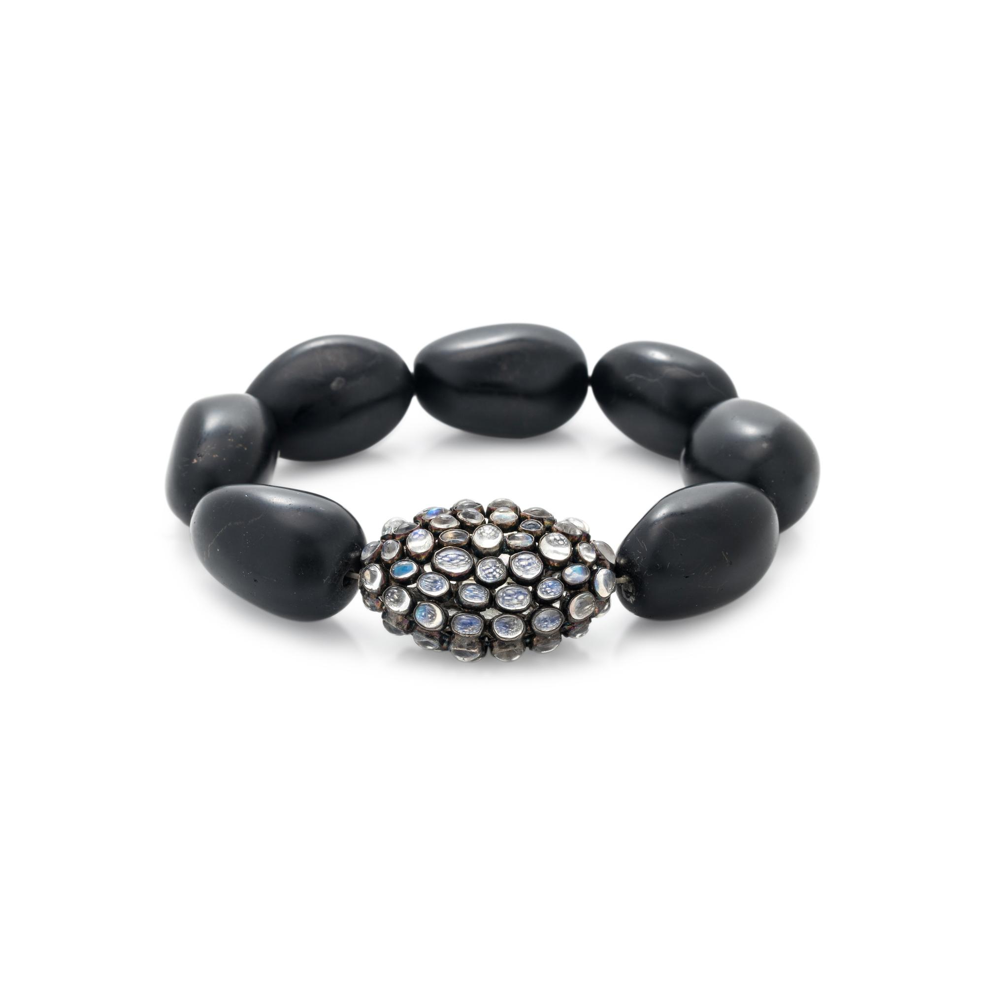 BLACK HARDSTONE AND MOONSTONE BEAD BRACELET