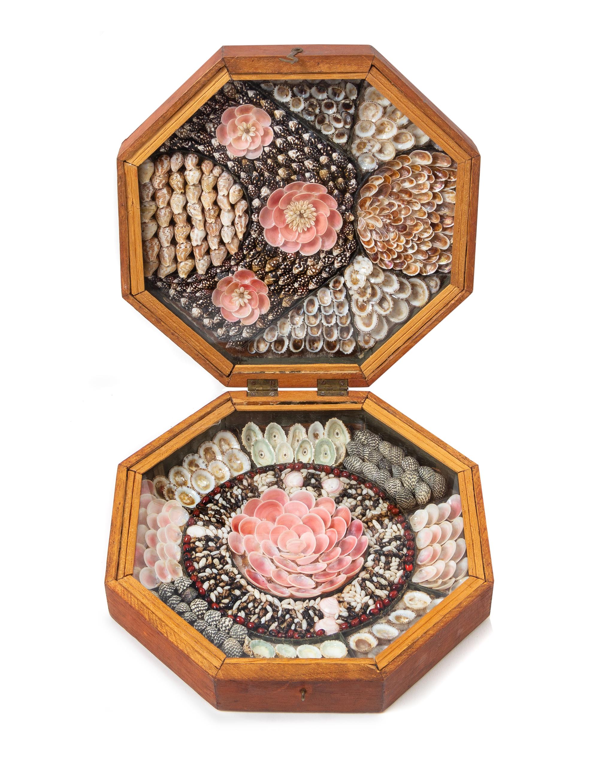 A Shellwork Sailor's Valentine Height 8 1/2 inches. — 19TH CENTURY